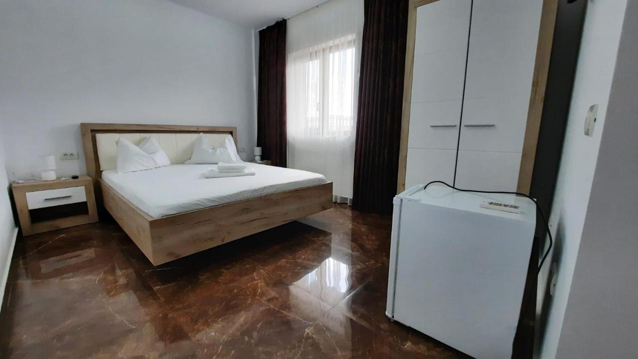 Hotel Pensiunea Maria Tuzla Esterno foto